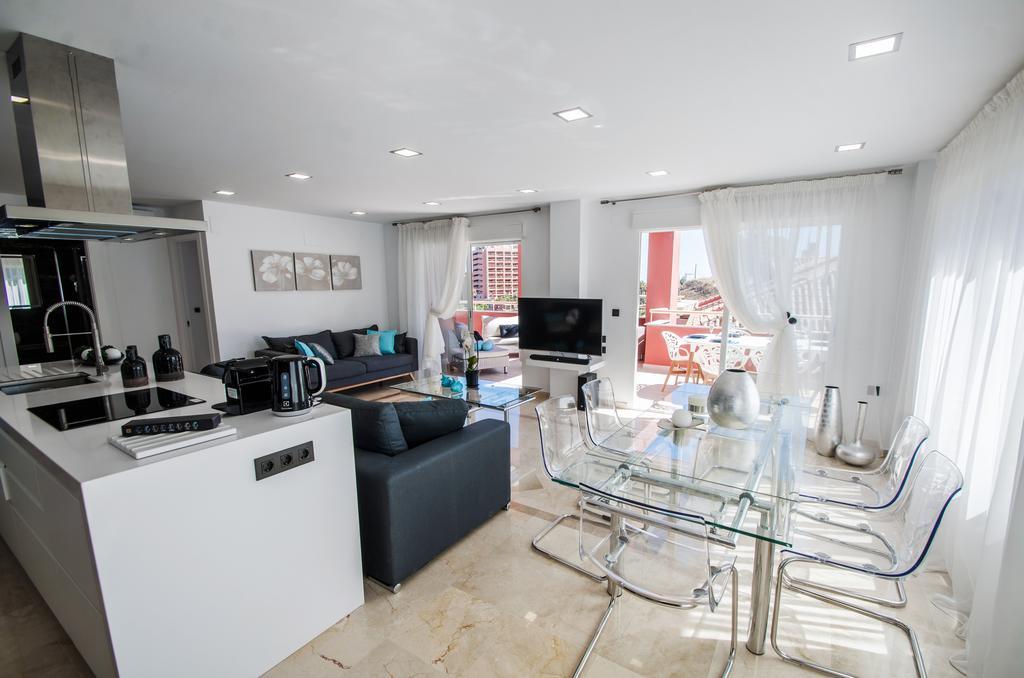 Gorgeous 170 Sq.m. Penthouse With Sea View Terraces Appartement Benalmádena