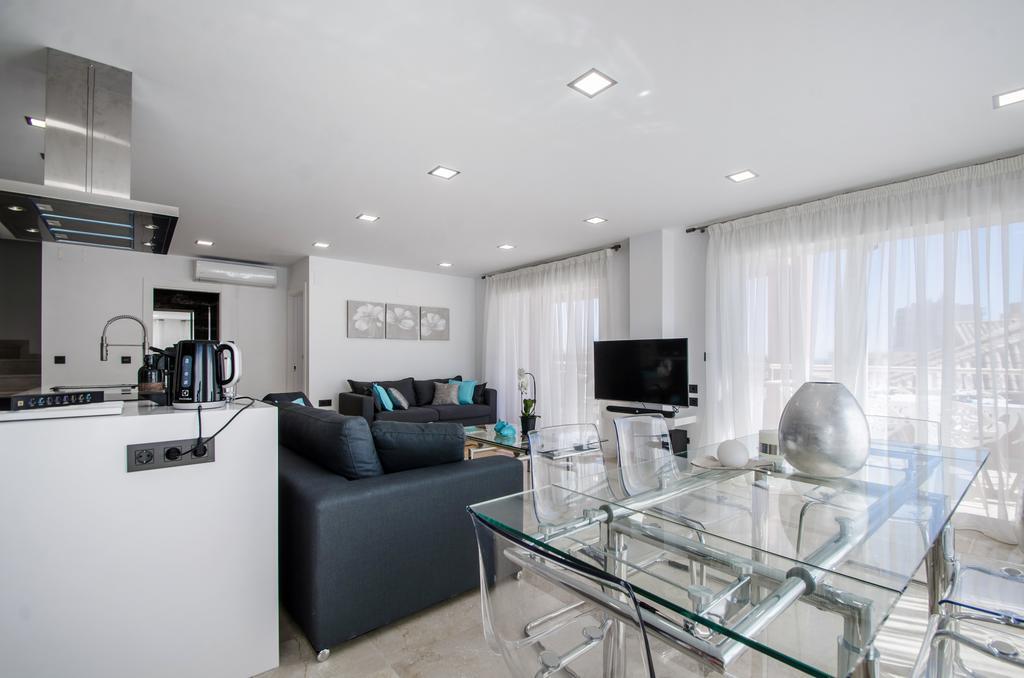 Gorgeous 170 Sq.m. Penthouse With Sea View Terraces Appartement *